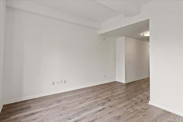 Studio, 1 bath, 400 sqft, $3,150, Unit 32F