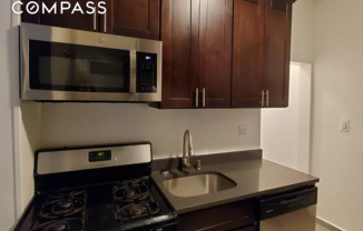 1 bed, 1 bath, $2,500, Unit 1B