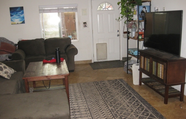 8635 MELLMANOR DR