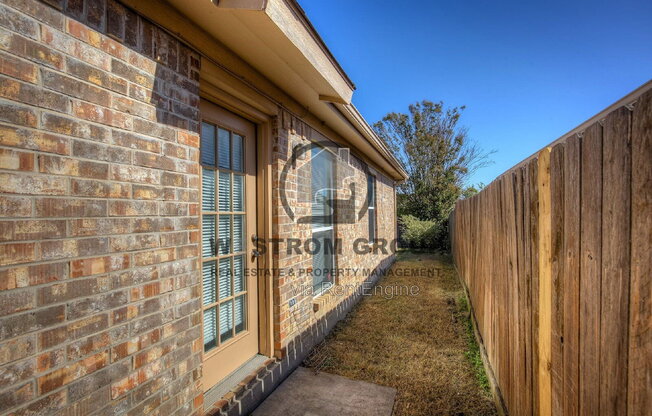 3 beds, 2 baths, 1,448 sqft, $1,895