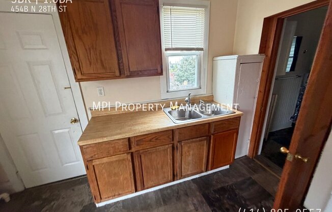 454 B N 28 ST