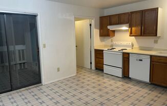 2 beds, 2 baths, $1,500, Unit # 17