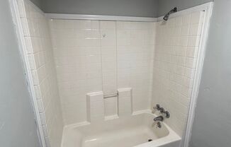 1 bed, 1 bath, $595, Unit 334