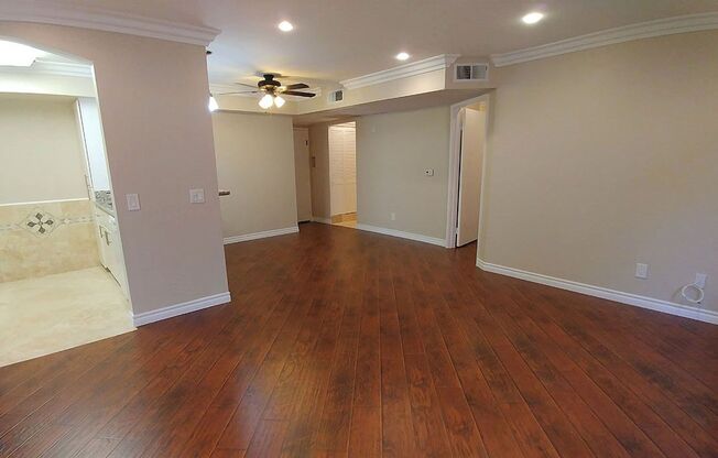 2 beds, 2 baths, 950 sqft, $2,750, Unit 118