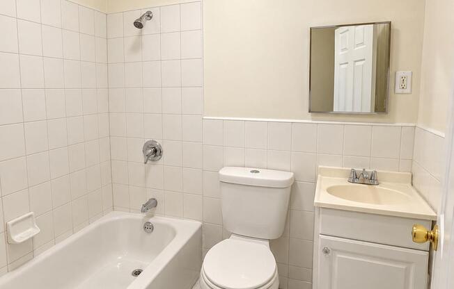 3 beds, 2 baths, 2,871 sqft, $3,600