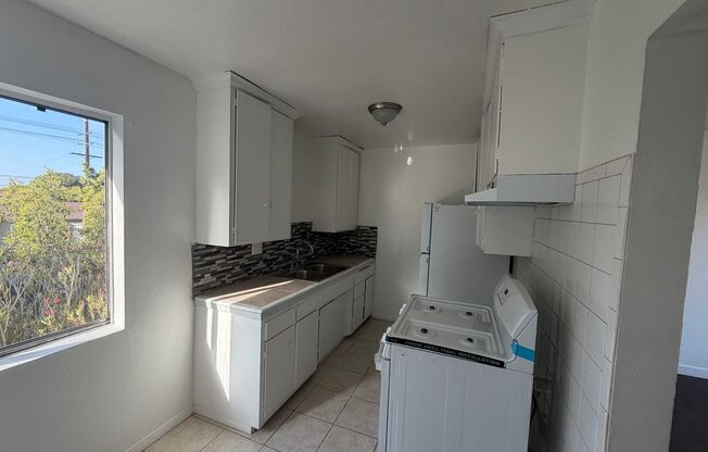 9625 San Gabriel Ave South Gate, CA 90280