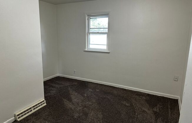 3 beds, 1 bath, $1,450