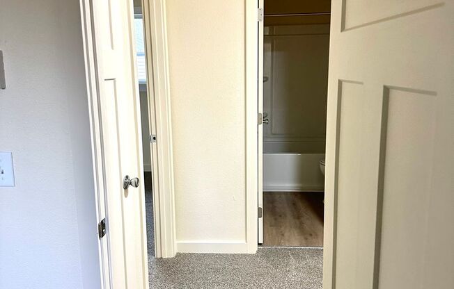 2 beds, 1.5 baths, 800 sqft, $1,499, Unit 1683C