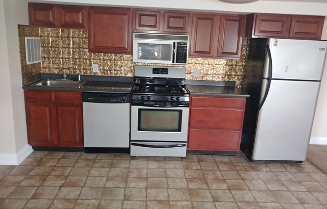 1 bed, 1 bath, 805 sqft, $1,850, Unit 3101 Broad 1st Floor