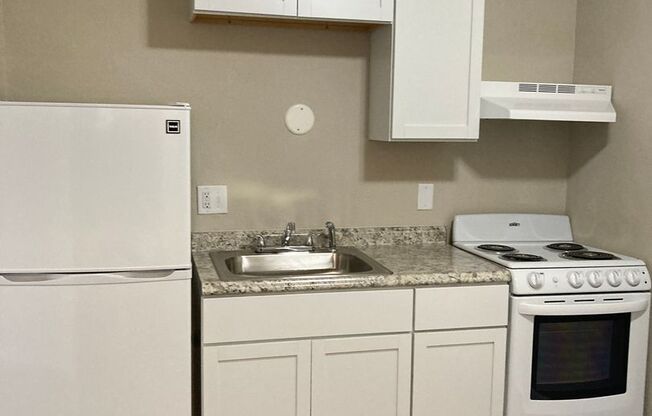 2 beds, 1 bath, 600 sqft, $795, Unit Unit 1