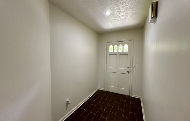 Charming 3 bedroom, 2 bath Home with Incredible Curb Appeal in Desirable Argyle Forest!