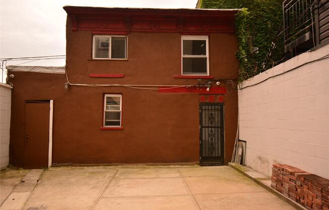 976 GREENE AVE