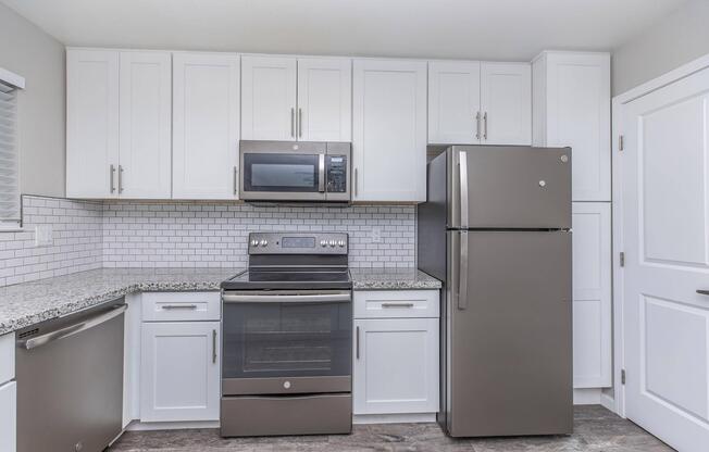 ALL-ELECTRIC KITCHEN WITH EVERYTHING YOU NEED