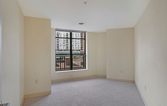 2 beds, 1 bath, 981 sqft, $1,525, Unit 0704