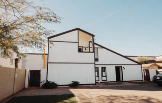 Renovated 2 Bedroom Apartment