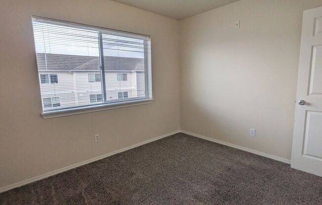 3 beds, 2 baths, 1,180 sqft, $1,595, Unit B304