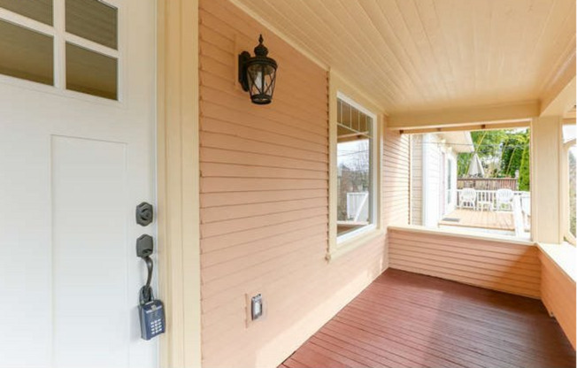 Spacious, Charming Home Near the Alberta Arts District!