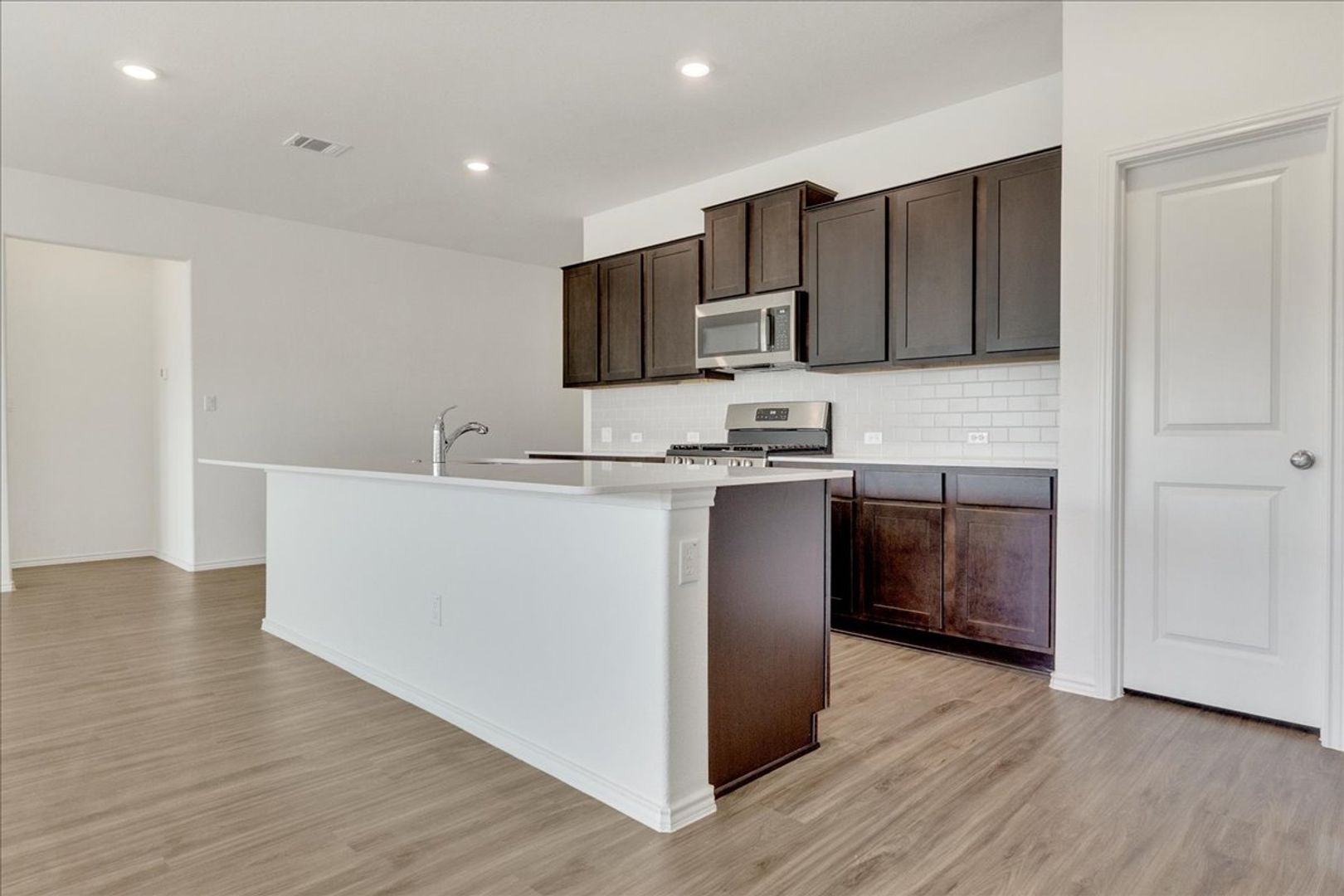 816 Mallow Rd, Leander, TX 78641