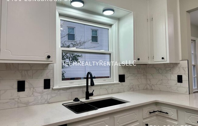 1401 LONGBROOK DR