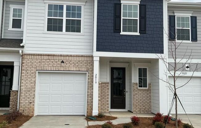 Townhome with 3BR/2.5BA Garage Located in Pergola at Farmington