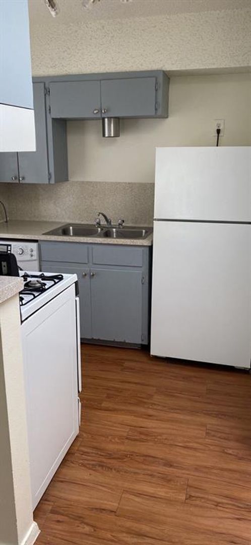 1 bed, 1 bath, 450 sqft, $995