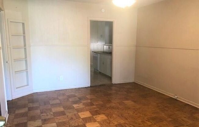 1618 W St. Mary Blvd