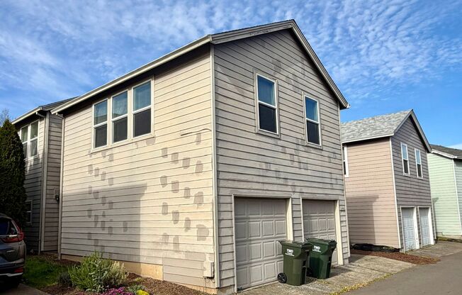 Newly Remodeled 1 Bedroom upstairs unit, with security locked private entry.