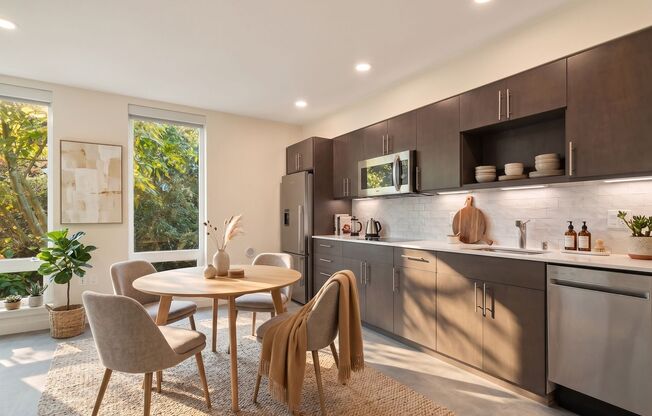 Studio, 1 bath, 348 sqft, $1,306, Unit 312