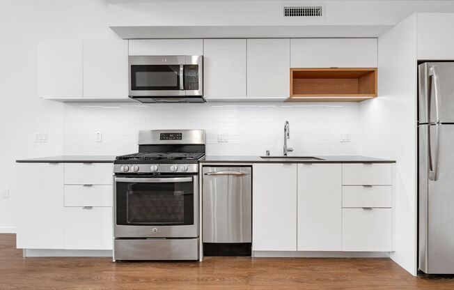 1 bed, 1 bath, 733 sqft, $3,900, Unit 616