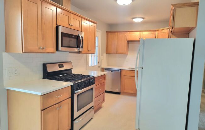 3 beds, 1 bath, $2,050