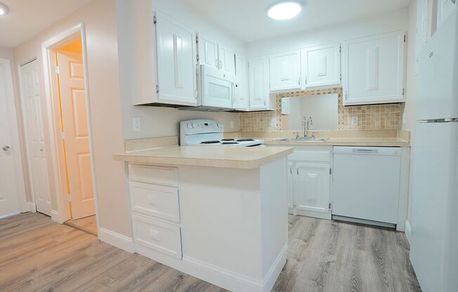 1 bed, 1 bath, 775 sqft, $2,100, Unit 76-1