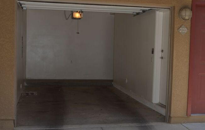 2 beds, 2.5 baths, $2,200, Unit # 2133