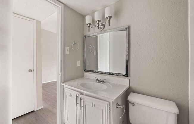 2 beds, 2 baths, 982 sqft, $1,099, Unit 218