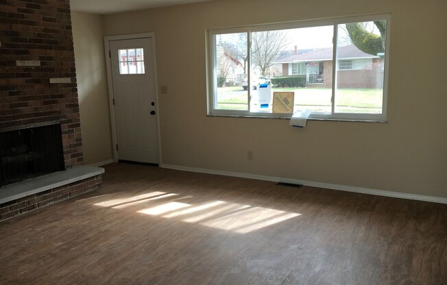 **3-BEDROOM/2-BATH RANCH W/ 2-CAR GARAGE!**