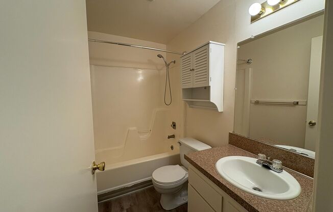 Jamestowne Plaza Apartments