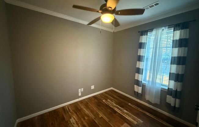 2 beds, 1 bath, $1,500, Unit 20 Kirkwood St