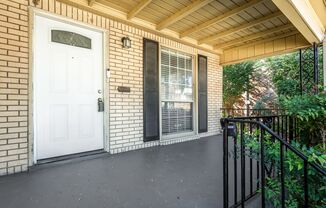 2 beds, 1 bath, $2,400