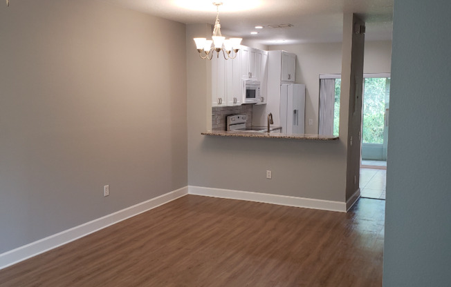 8671 HUNTERS KY CIR