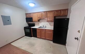 Studio, 1 bath, 600 sqft, $1,050, Unit Unit 1