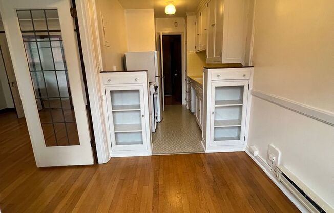 1 bed, 1 bath, 700 sqft, $1,695, Unit C302