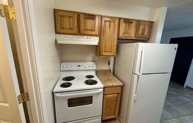 2 beds, 1 bath, 700 sqft, $1,475, Unit 8