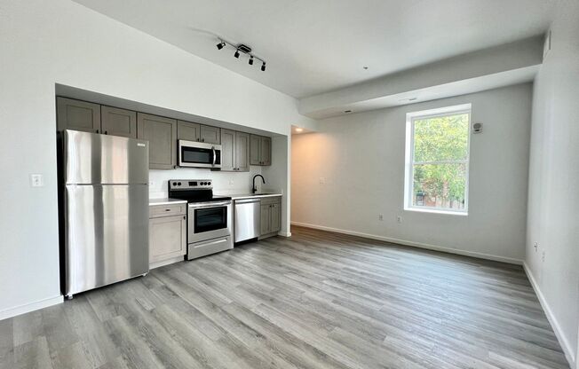 2 beds, 1 bath, 735 sqft, $1,940, Unit 207