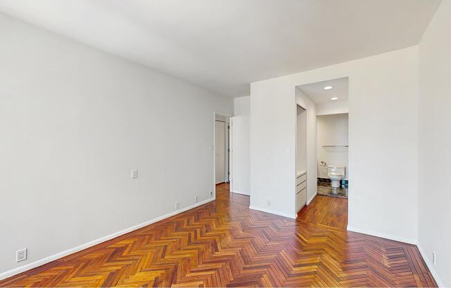 216 218 E 47 ST