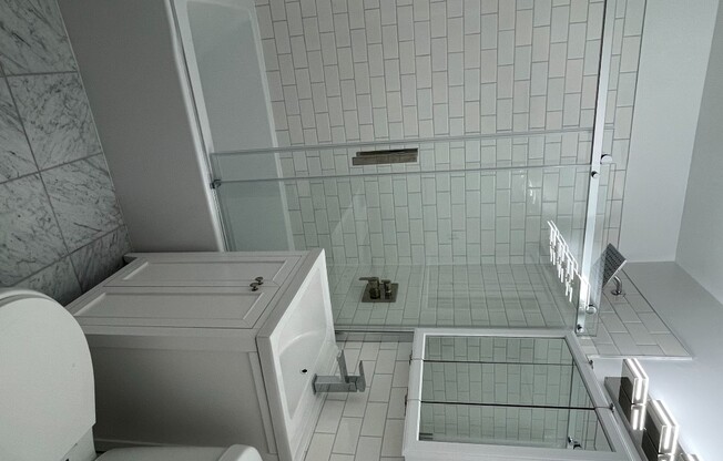 682 E 42 ST