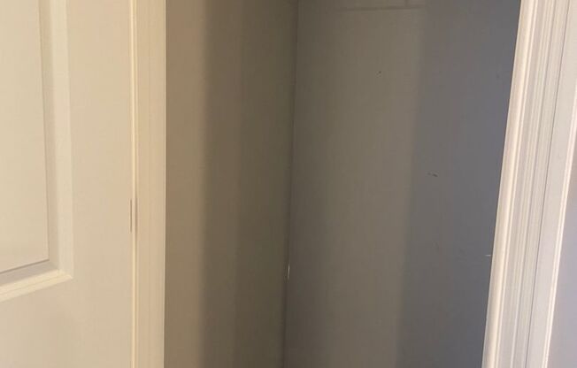 1 bed, 1 bath, 695 sqft, $715, Unit 123