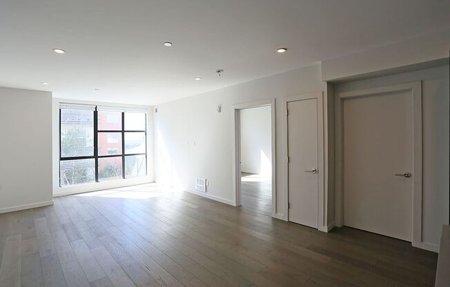 2 beds, 1 bath, $4,495, Unit # 304