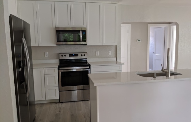 940 8 AVE