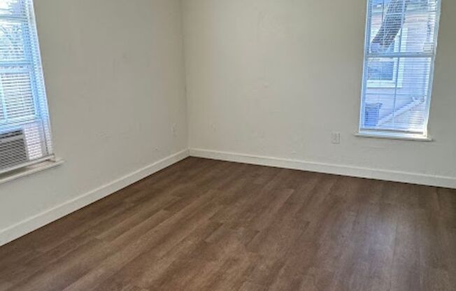 2 beds, 1 bath, $1,050