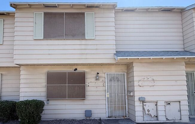 3 Bedroom Townhouse with a 2 car garage and a middle courtyard area