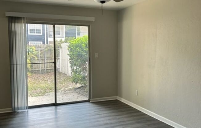 1 bed, 1 bath, 579 sqft, $1,075, Unit 301